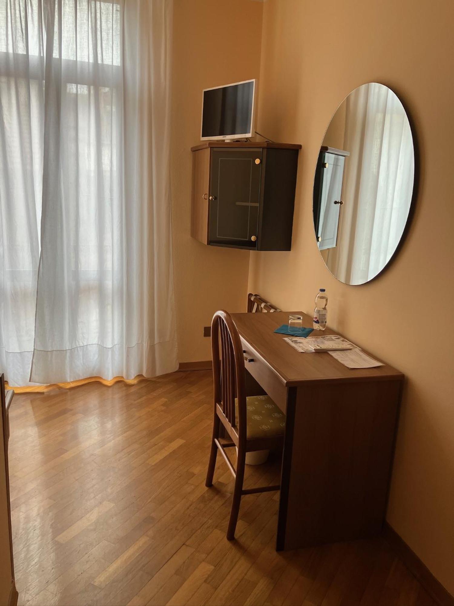 Hotel Saini With Air Conditioning Stresa Exterior photo