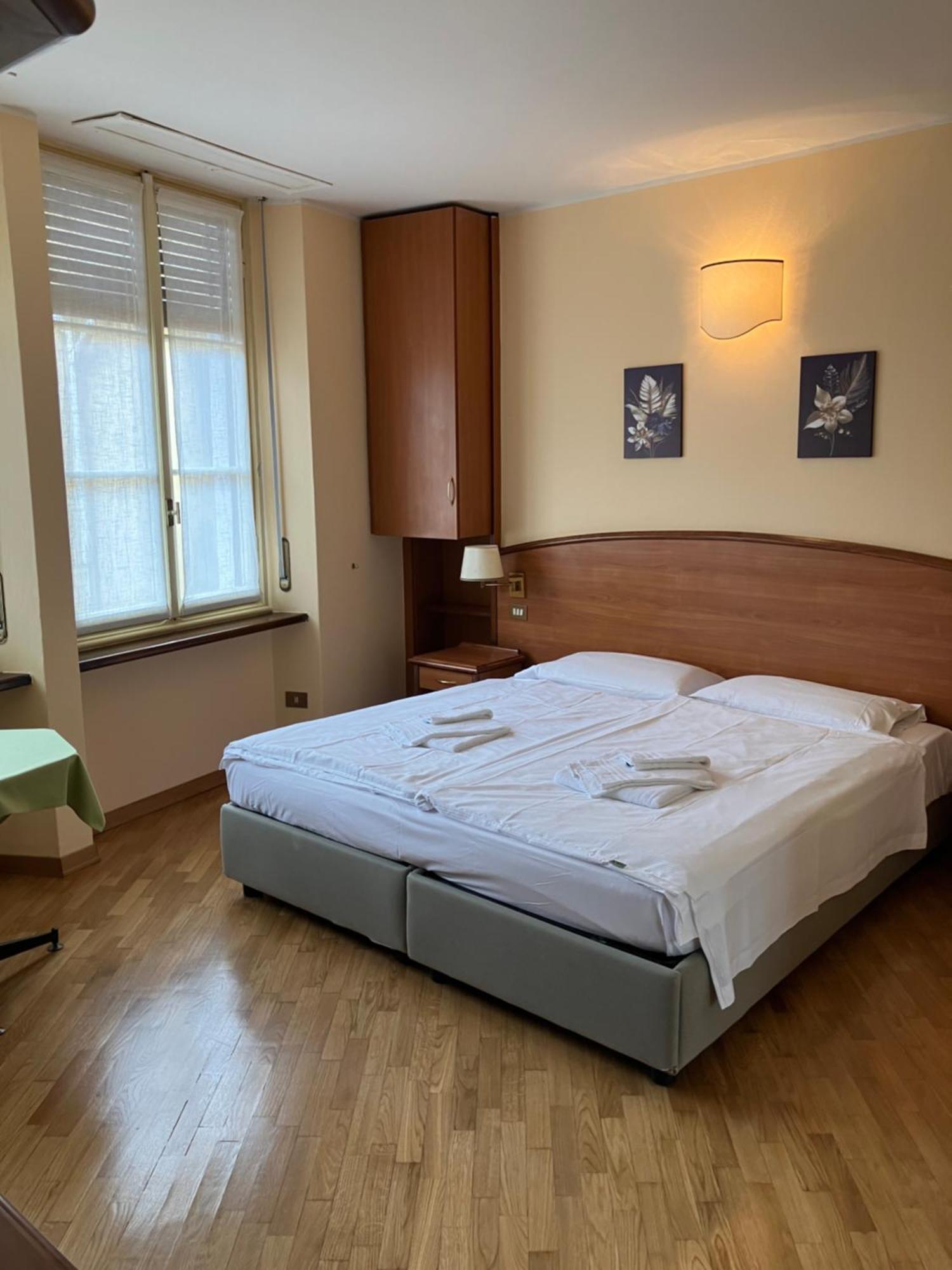 Hotel Saini With Air Conditioning Stresa Exterior photo
