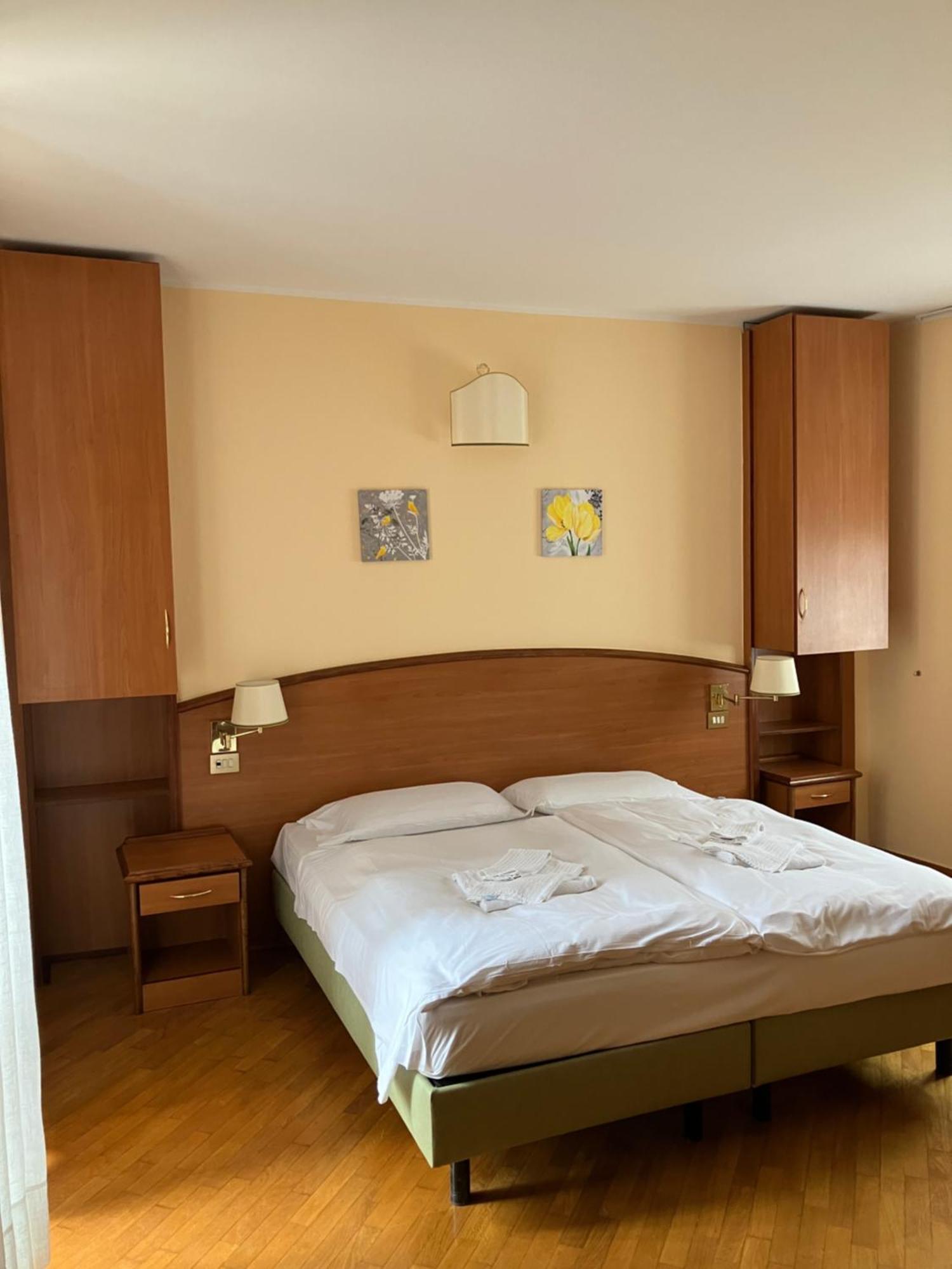 Hotel Saini With Air Conditioning Stresa Exterior photo