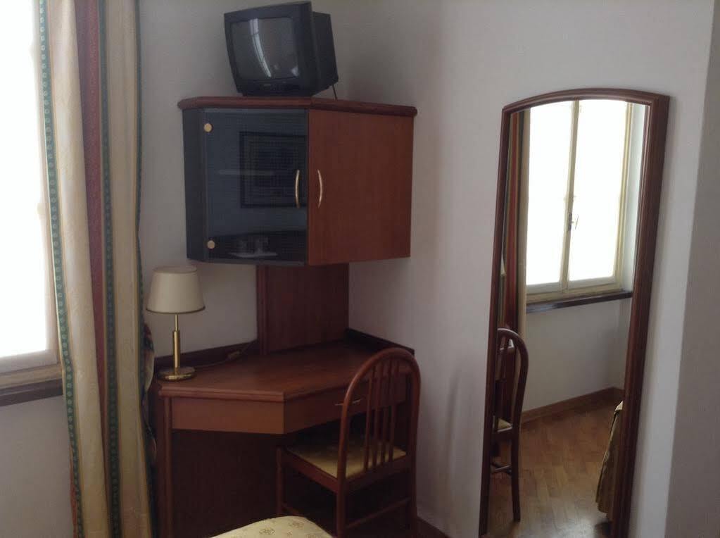 Hotel Saini With Air Conditioning Stresa Exterior photo